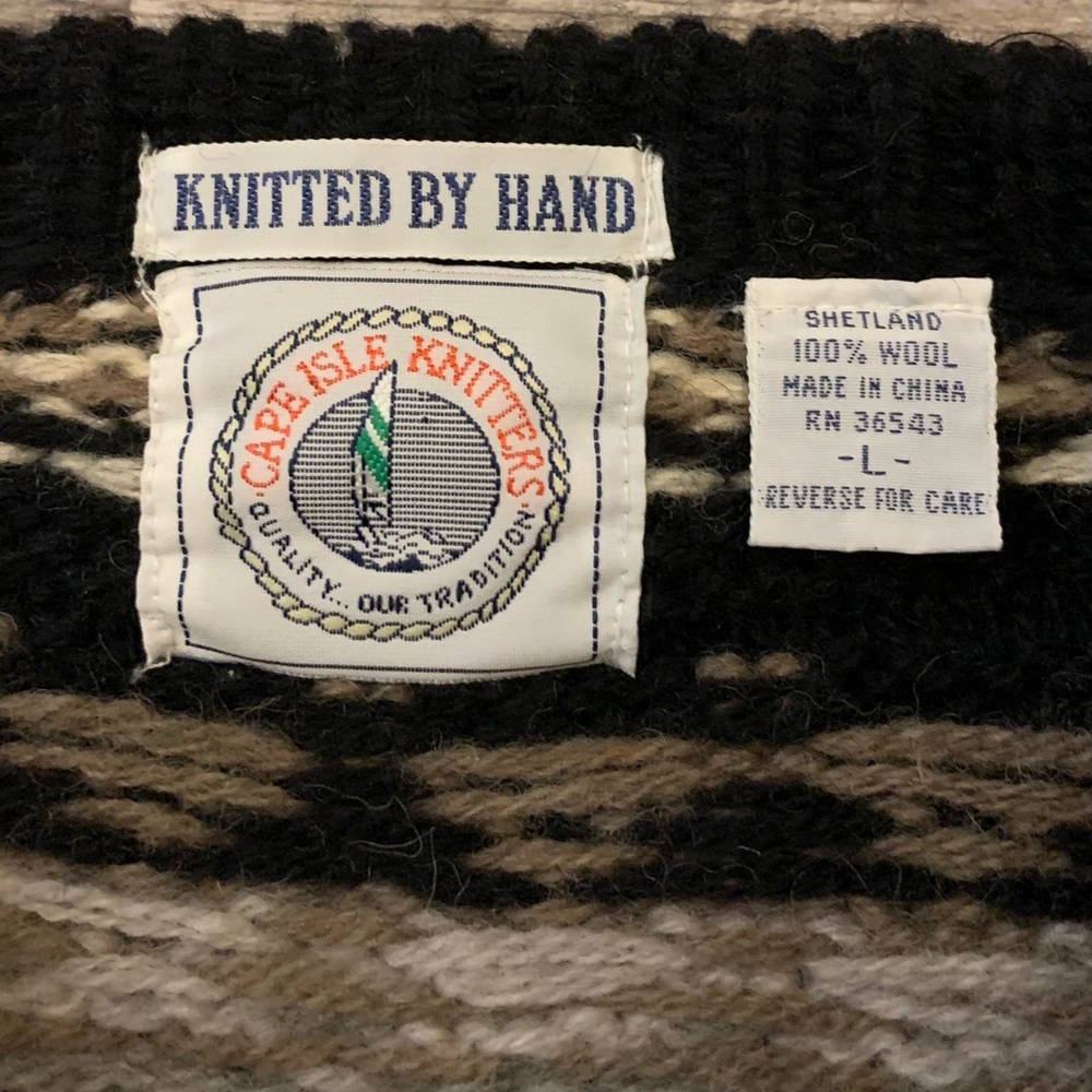 Vintage 1990s Cape Isle Knitters Colorful Shetland 100% Wool Pattern Sweater - Picture 4 of 5